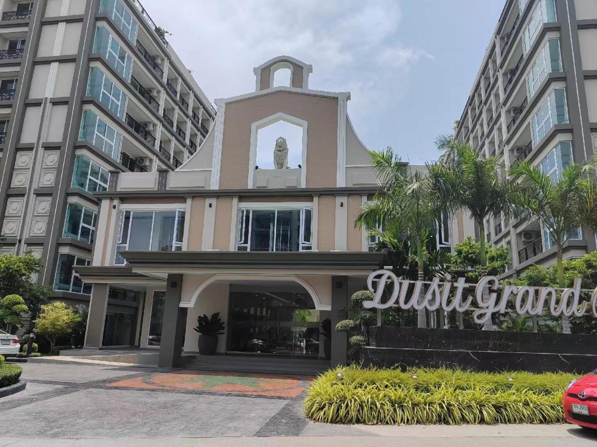 Romantic Beach Apartment芭堤雅水系高档酒店式公寓可做饭 Pantai Jomtien Bagian luar foto