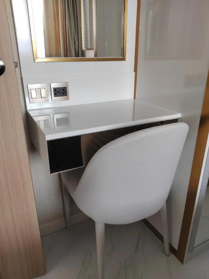 Romantic Beach Apartment芭堤雅水系高档酒店式公寓可做饭 Pantai Jomtien Bagian luar foto